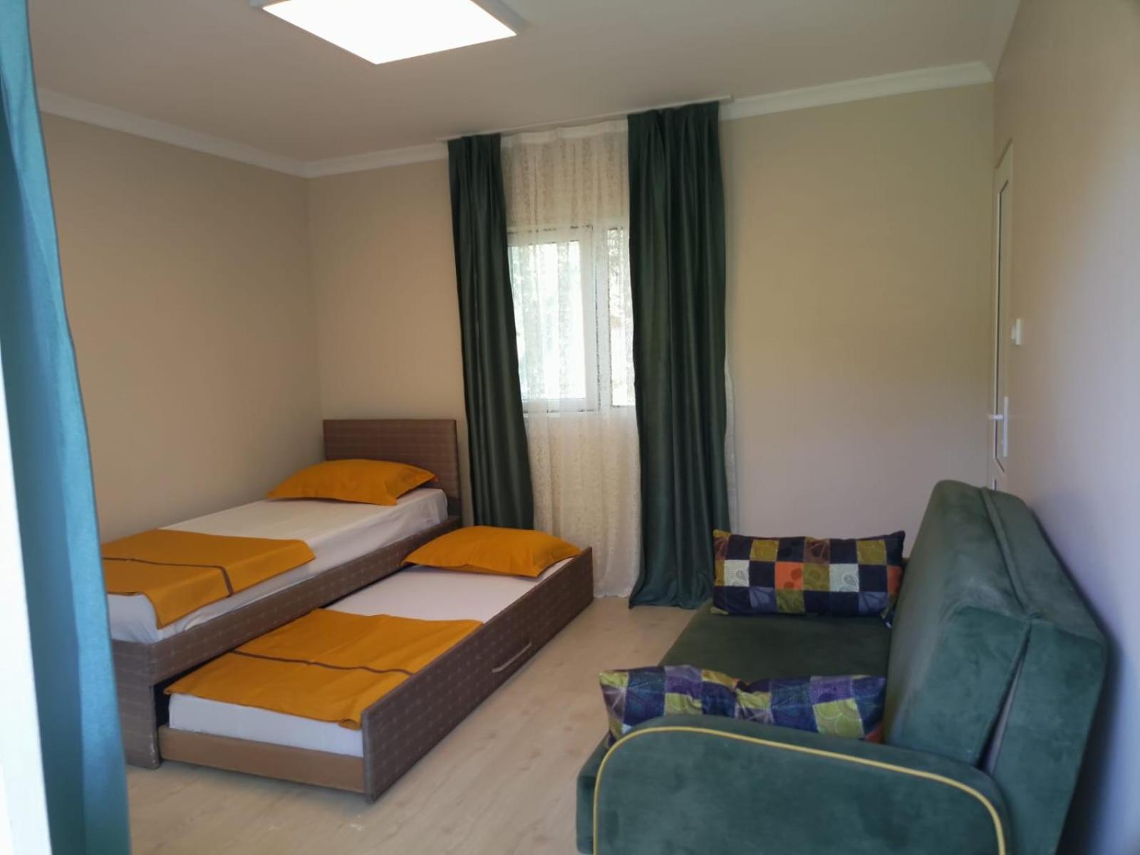 Cicek Evler Tatil Koeyue Hotel Armutlu Exterior photo